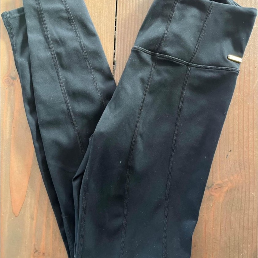 L*Space Chase Legging in Black Small & Medium Sizes - Picture 3 of 4